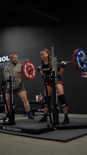 Frida Austigard Petersen on Instagram: "PR babyyyy ☺️☺️☺️ Haven’t touched these heavy weights since October. Felt kinda rusty, but the reps were mooooving! Didn’t know what to expect after dealing with back soreness for a while, so I can definitely tell I’m a bit scared to sit deep in those reps, deep squats tend to flare it up. Better recovery next time 🤞🏽 Woohoo, overall happy!!! No PRs without sleeves and my bar-grip tee from @mpds_streetlifting - Get 10% off with code BICEPSMAMI"