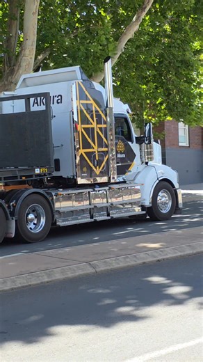 Akura | On the Phone and Drone photography