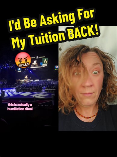 #duet with @🤫 #uofa 🧐 Why did the University of Arizona graduation cause 'second-hand embarrassment'? • The University of Arizona's 2024 commencement ceremony featured Eric Schmidt, former CEO of Google, as the keynote speaker. • The