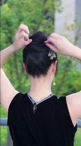 Elegant Hairpin Tutorial: Transform Your Look in 60 Seconds