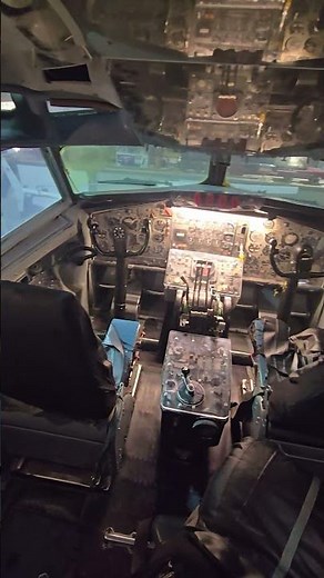 Inside the Iconic El Al B707 Cockpit! 🚀✈️ #b707 #boeing
