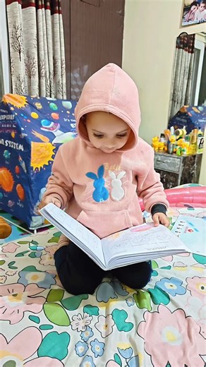 Rashmi Singh on Instagram: "Ye sab kalpanik h...enka vastvic jeewan se koi matlab nhi h..😅😂 Padhai hi jaruri h✔️ #trendingreel #shortsreels #viralreel2026"