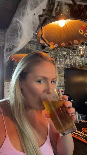 Public burps with baetenders #belchqueen #belchgoddess #burpgueen