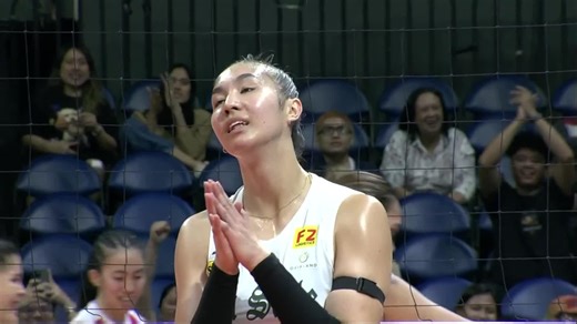 SHEV’S KISS 🤌 Shevana Laput seals the third set for the DLSU Lady Spikers, capping off a long rally to secure the win over the UE Lady Red Warriors in Round 2 of the UAAP Season 87 women’s volleyball tournament. #UAAPSeason87 #StrongerBetterTogether #LegendsStartHere #OneSports | One Sports