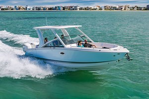 Chaparral 300 OSX Boat Test | Boating Mag