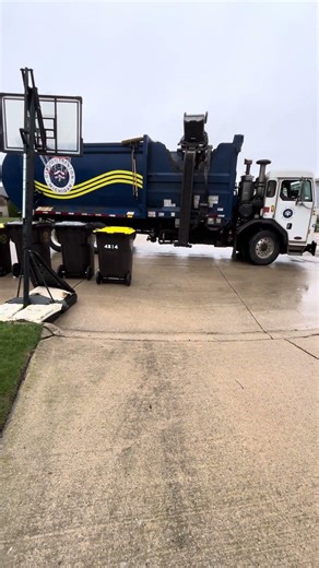 First week of yard waste of 2026! #garbagetruck