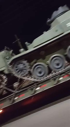 Esta pasando ahora... Mas de 20 tanques van a la catorceava zona militar, algo saben que nosotros no.... | Samuel Palos Salas