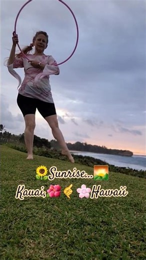 🌅 Sunrise Ocean Hula Hooping #kauai #hawaii #mentalwellness