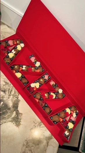 Strawberry Chocolate Treats: A DIY Guide to Gourmet Desserts