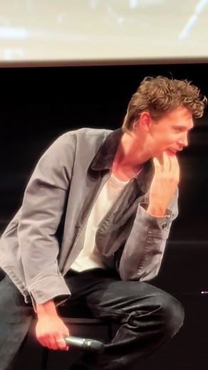 Missing his smile #austinbutler