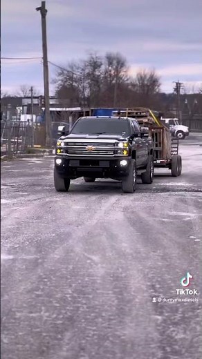 LML Duramax On 37s Towing