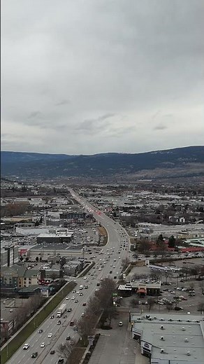 Small city, big views. 📍Kelowna, BC ⛰️🌅 #djimavicmini4pro #okanaganlifestyle #travel