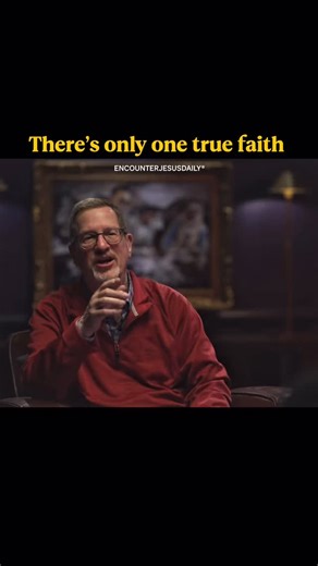Encounter Jesus Daily on Instagram: "Lee Strobel didn’t grow up believing in Jesus — he started out trying to disprove Him. As a committed atheist and investigative journalist, Lee Strobel set out to examine every major worldview, including Islam. What stood out to him was how fundamentally different Christianity is at its core. 📖 Christianity: salvation by grace ⚖️ Islam: salvation by works and merit But Strobel didn’t stop at philosophy — he followed the evidence. 🔍 He examined: • The histor