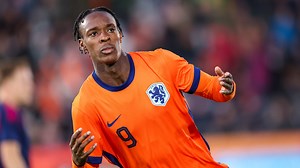 Chelsea closing in on agreement to sign Dutch striker
