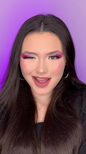 Makeup Dublagem TikTok: Bella Makeup Fazendo Penteado