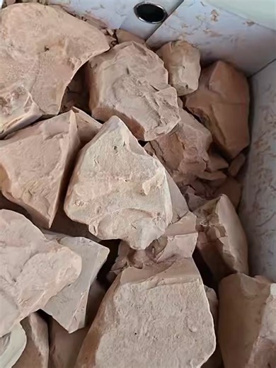 #claycrunchaddict #edibleclay #clayeatingasmr #crunchyclay #claybites #earthyeats #naturalclay #culturalclay #claycravings #claylover #southafricanclayy #cameroonclay #nigerianclay #africanclayeating #asmrsounds #kaolin #kaolinclay #fypシ #virall #foryoupageofficial #clayeatingsound #yummyclay #earthy #like #commentss #crunchingasmr #africanclay #calaba #claycracking #asmrsoundsgirl #kaolinclay #satisfyingsounds