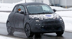 2021 Fiat 500e Electric City Car Gets Its Hard Top On | Carscoops