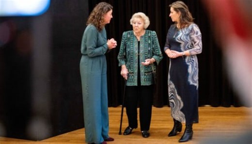 Princess Beatrix makes inspiring visit in special exhibition