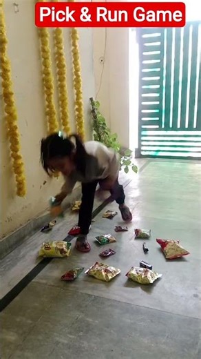 🙍👍Mahika Aur Mamma Ne Khela Pick & Run Game | Fun Challenge Video