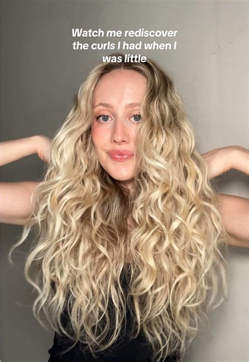 Healing my inner child one curl routine at a time #curlsroutine #curlygirl #curlstutorial #curlyhairroutine @Bumble and bumble. @functionofbeauty @Olaplex @Fenty Hair