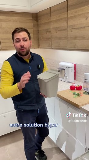 Astuces pour Organiser vos Poubelles de Cuisine avec IKEA