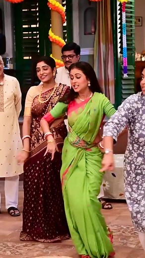 1.1M views · 10K reactions | Our dance practice during off screen time ❤️ #reels #viral #pallavi | Pallavi Sharma | Facebook