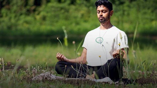 Meditations-Hype im Check: Machen Lotussitz und Meeresrauschen wirklich gesünder?