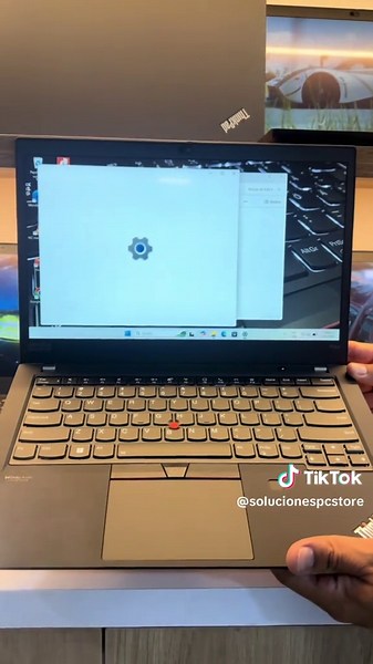 Lenovo ThinkPad P14s Gen 2 — Estación de trabajo móvil i7, 16 GB, Quadro T500