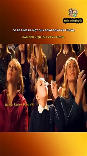 Cô bé thổi ra một quả bong bóng xà phòng, dẫn đến hiệu ứng cánh bướm | Nghiện Review