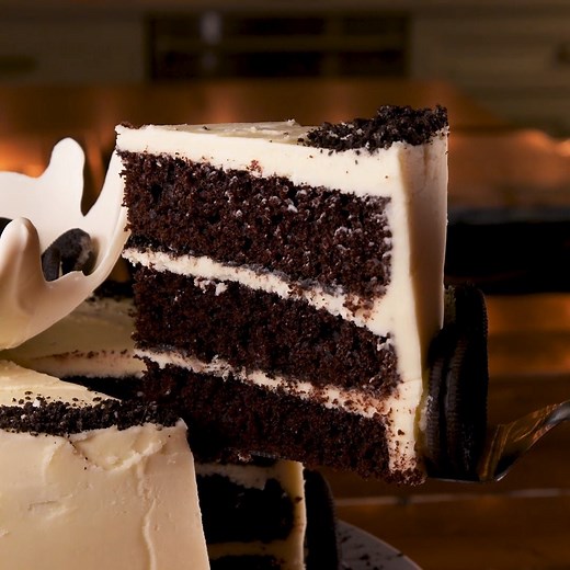 735K views · 2K reactions | This Milk & Oreos Cake is the most...