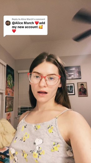 Seguir a Alice March: Cuenta de respaldo