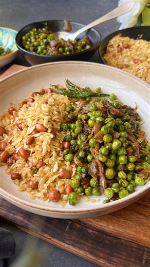 Rachana Kumar on Instagram: "✨Winter isn’t complete without Chura Matar 🫛✨ Obsessed with this recipe 🤩🌿, I post it every winter ❄️Pure comfort in a bowl 🍁 — Ingredients: 1/2 cup raw peanuts 2 cups Thick poha ( Chura ) 5-6 green chilli 2 tbsp mustard oil Salt ( to taste ) — For peas 🫛 fry: 1 tbsp mustard oil 1/2 tsp cumin seeds 1/4 tsp hing 2 medium size onion 🧅, thinly sliced 2 cups matar ( peeled, fresh green peas 🫛) 1/2 tsp salt ( to taste) 1/4 tsp turmeric powder 1/4 tsp Garam masala p