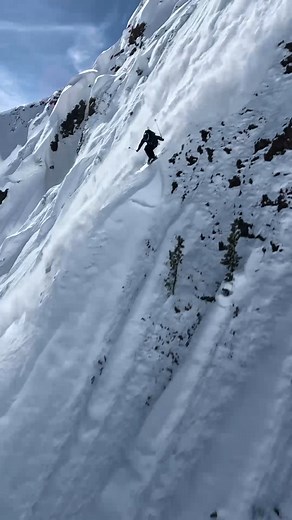 Even the drone needed a moment to catch its breath after this epic descent.😮‍💨 🎥 Patrick Conroy ⛷ Wiley Miller 🤝 Red Bull Illume #redbullillume #ski #descent #snowsports | Red Bull Snow