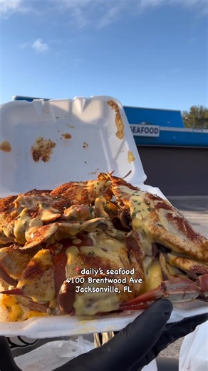 Chef Fatty🍔👨🏿‍🍳 on Instagram: "Trying out Daily’s seafood🔥🔥🔥 Let me know if you try it out 💯 #explore #foodreview #jacksonville"