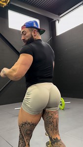 40K views · 3K reactions | Quick Glute Workout!⤵️ -Goblet Squat: 2 Sets, 25 Reps -Wide Sumo RDL: 3 Sets, 10 Reps -Hip Thrust: 3 Sets, 15 Reps -Split Squat: 2 Sets, 15 Reps -Box Jumps: 30-50 Reps NOTES Keep rest times around 60-90 seconds! Entire Workout Shouldn’t Take Longer than 30-40 Minutes but the PeachPump is Redonkulus! FOLLOW @nunzitrainingapp for the Best Glute Workouts! | Nunzziii | Facebook