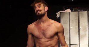 The funniest version of "Pollito Pio"