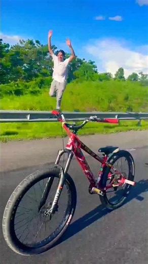 she cheated on me🤣 #stunt #bikeshorts #running #bicycle