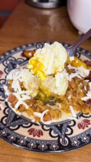 Corre 🏃🏻‍♀️‍➡️ hacer un buen pinto con queso 🫕 culinária venezolana 🇻🇪 pero antes me arreglo antes de que llegue la visita con #GOKOCO LINK na bio 🫶🏻🥰 #venezuela🇻🇪 #venezolanosenelmundo #cocinandoando #comidacasera