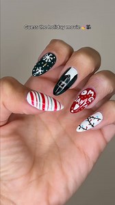 We’re in love with these nails and we don’t care who knows it! Can you guess the holiday movie based on the design? 👀 Get the look: Insta-Dri in White on Time, Black to Black, ASAP Apple, C-hill Out, Lustrous Gold, and Up In the Clouds | Sally Hansen