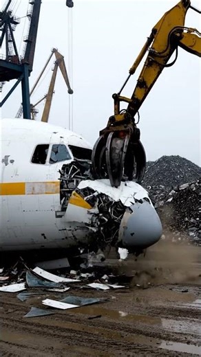 Plane Recycling Process #factoryprocess #howitsmade #aivideo #aviation