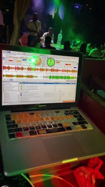 Vidéos de DJ MARVEL 🇲🇦 (@djmarveloff) avec son original - DJ MARVEL 🇲🇦