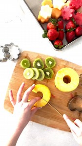 333K views · 998 reactions | Chocolate-dipped fruit is my favorite...