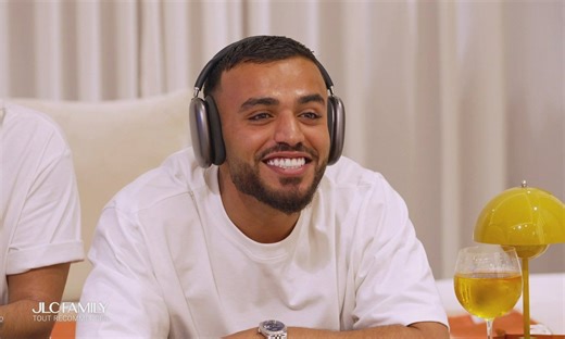 JLC Family Tout Recommencer - Laurent lance un nouveau jeu pour donner son code à Jazz !