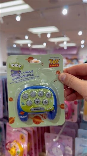 Working Video Game Keychains at Miniso! 🎮 #minisoambassador #myminisousa #gaming #gamer #keychains