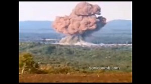 熱帯雨林での核使用を想定し50トンのTNTを爆発させる模擬核実験