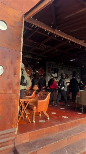 Nuevo Bar de Vinilos en Tijuana Para más información síguenos en instagram @soundwaverecordbar #mexico #tijuana #vintage #retro #vinilos