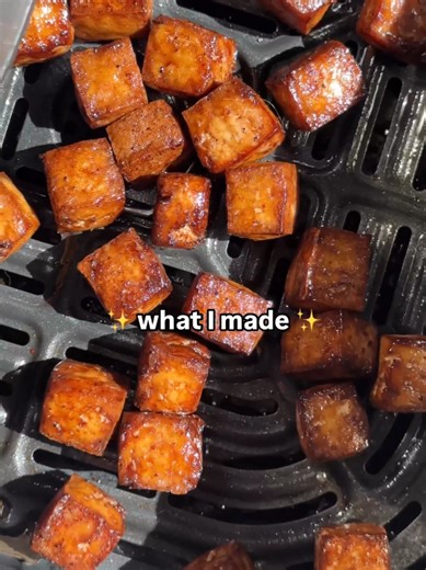 With over 500 5-star reviews, this tofu is guaranteed to be one of the best!! And with no cornstarch required 😎 From a reader -