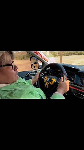 23K views · 481 reactions | Vas a iniciar reversa? Prácticas estos ejercicios de coordinación, te ayudará mucho! 5 minutos al día, no afectarás tu dirección, hazlo con el vehículo encendido, déjalo en neutral con freno de mano puesto, pedales libres.. #EstamosHaciendoHistoria | Escuela de Conducción Segura Gto | Facebook