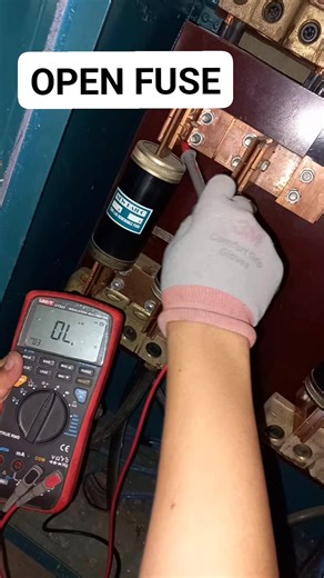 208K views · 530 reactions | Testing Open 500A Time Delay Fuse Kailangan na palitan . #electrician #relay #panelboard #lights #switch #wiring #engineering #outlet #diy #electrical | Electricians Guide | Facebook