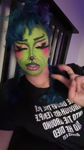 Jarilee🦇💗 (@jarilee_)’s video of chucky finds out he has a kid